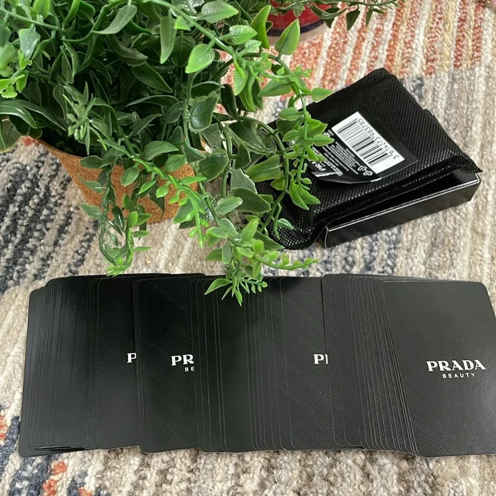 Prada - Picture 5 of 7